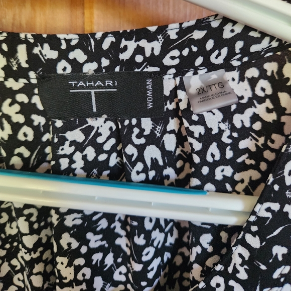 Women's Black and White Patterned Top - Size 2x - Picture 3 of 5